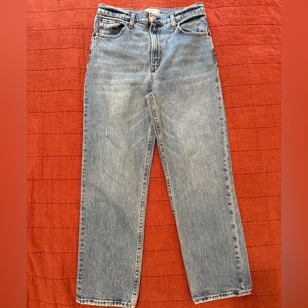 Abercrombie & Fitch 90’s Straight Ultra High Rise size 29/8 XS